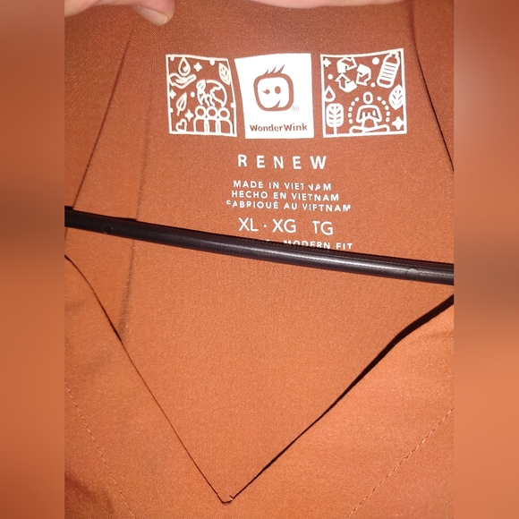 Scrub sets - Picture 2 of 10